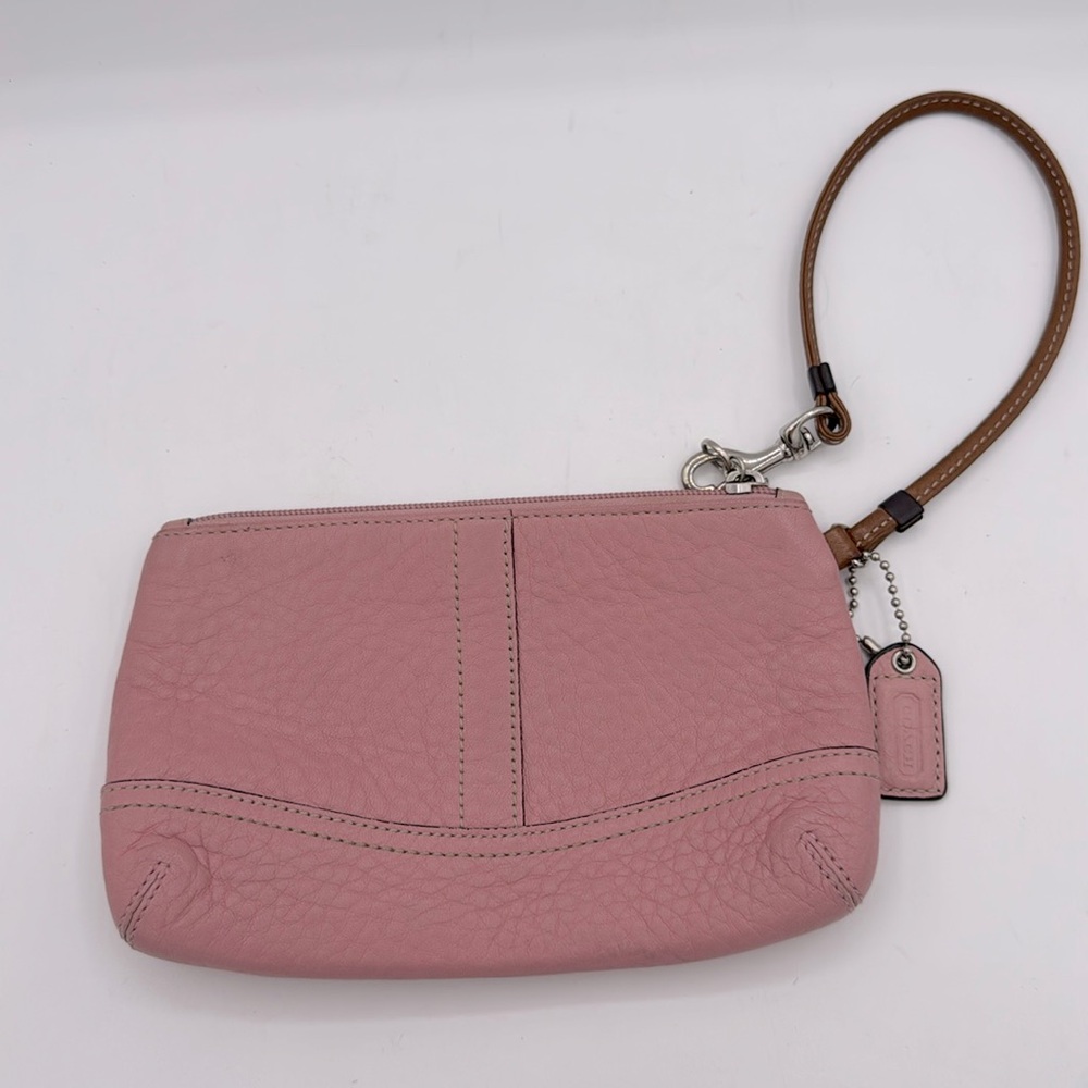 Coach Wristlet/Clutch Bubblegum Pink Pebble Leather brown handle